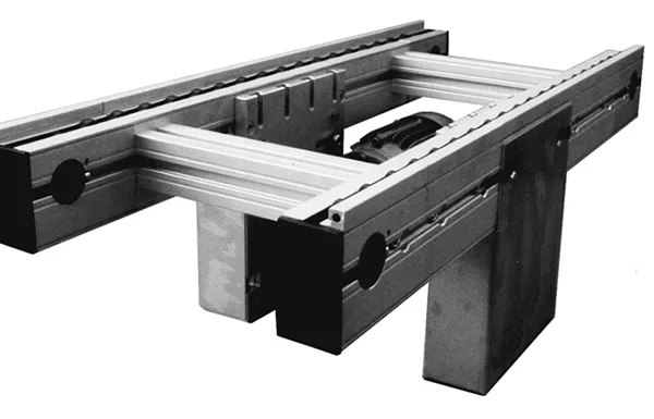 ACCUMULATING ROLLER CHAIN CONVEYOR