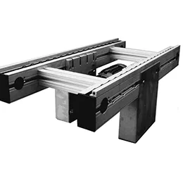 ACCUMULATING ROLLER CHAIN CONVEYOR