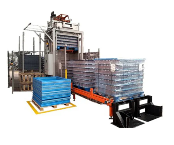 Automatic depalletizer of plastic bottles