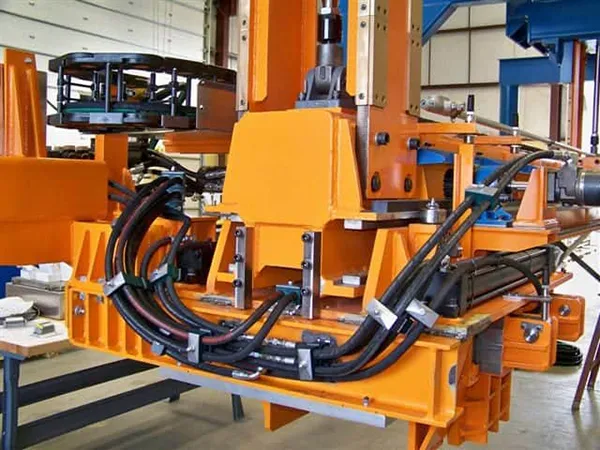 Custom Machine-building | Fluid Power Valves & Hose Fittings | Astro ...