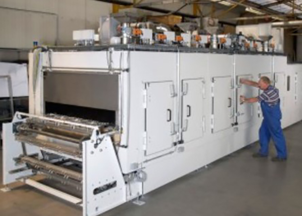 Belt dryers and continuous flow dryers