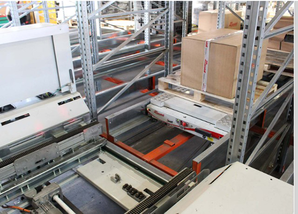 AUTOMATED WAREHOUSE WITH IMASTER SHUTTLE