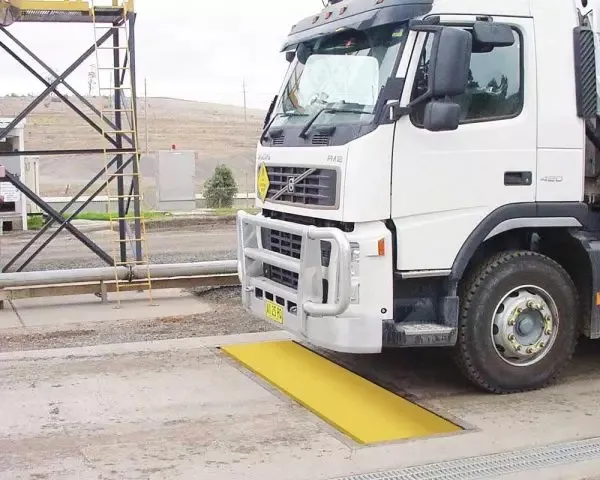 Weigh-in-motion weighbridges