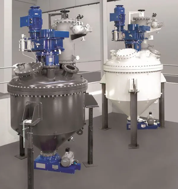 VERTICAL MIXER FOR SOLIDS