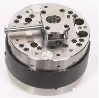 THREE POINTS AUTO-ECCENTRIC CHUCK
