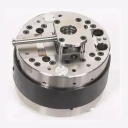 three points auto-eccentric chuck