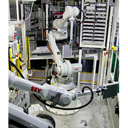 Robotic workplace for leak testing