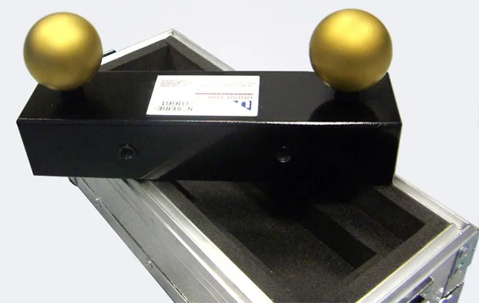 Verification artifacts for CMMs  - Ball bars (for optical systems)