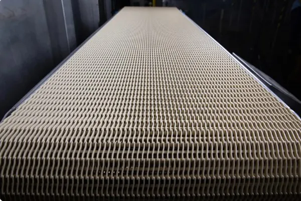 STRAIGHT-RUNNING BELTS