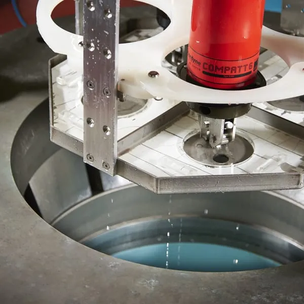 High Pressure Vessels with Actuated Chock Closures