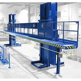 VERTICALLY ADJUSTABLE CATWALK