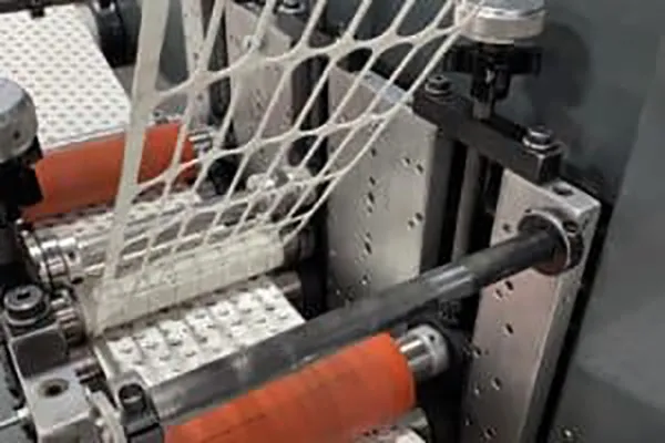 Through-Cutting-Kiss-Cutting