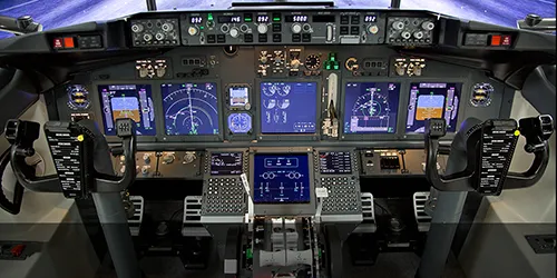 Enclosed|Flight simulator|with open back
