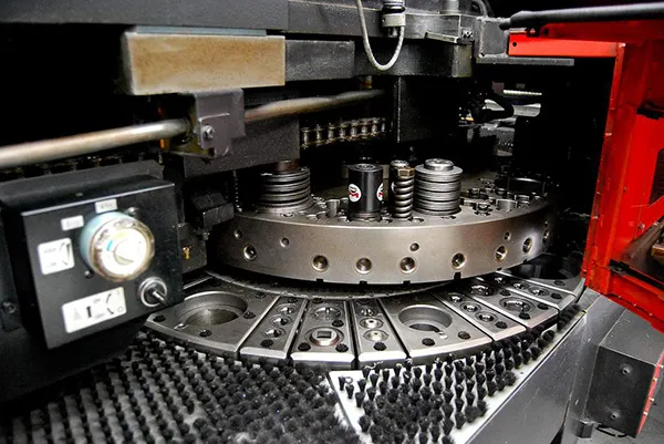 AMADA VIPROS SERIES Punching