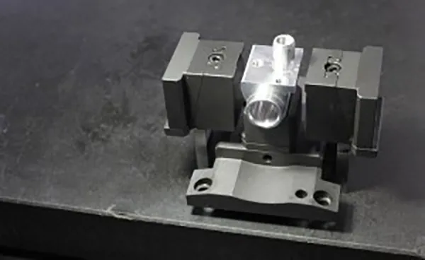 Workpiece gripping systems