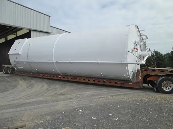 Self-contained storage silo