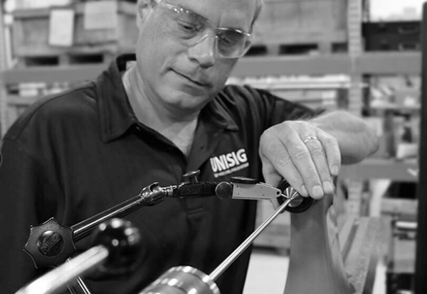 UNE6 Gundrilling Machines for Medical Manufacturing